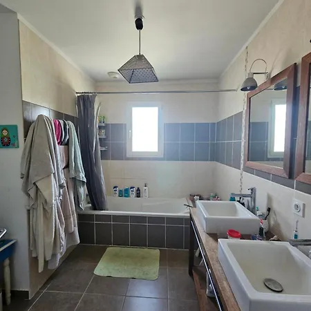 Maison 4 Avec Piscine Ferienhaus